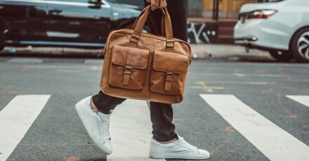 Geef je outfit de ultieme finishing touch met tas van The Chesterfield Brand