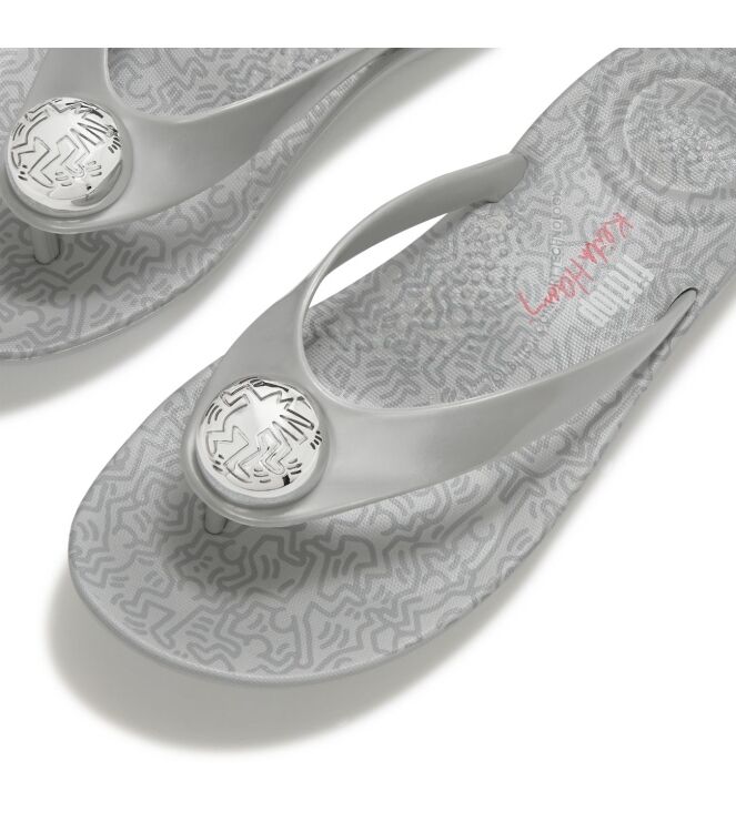 FitFlop fitflop x keith haring iqushion button flip-flops metallic silver Direct leverbaar uit de webshop van www.meijerink-schoenen.nl/