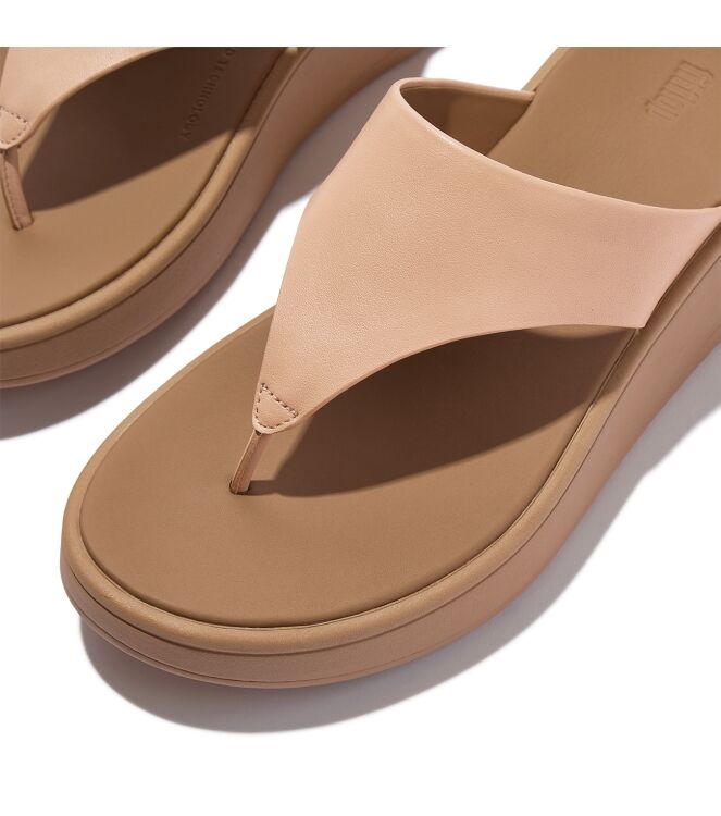 FitFlop f-mode leather flatform toe-post sandals sandy beige Direct leverbaar uit de webshop van www.meijerink-schoenen.nl/