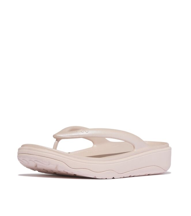 FitFlop relieff metallic recovery toe-post sandals metallic nude rose Direct leverbaar uit de webshop van www.meijerink-schoenen.nl/