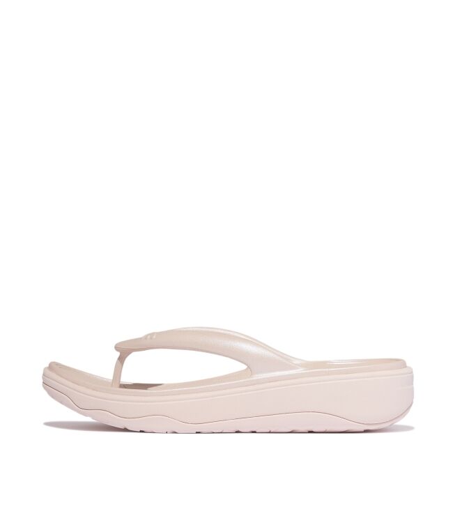 FitFlop relieff metallic recovery toe-post sandals metallic nude rose Direct leverbaar uit de webshop van www.meijerink-schoenen.nl/