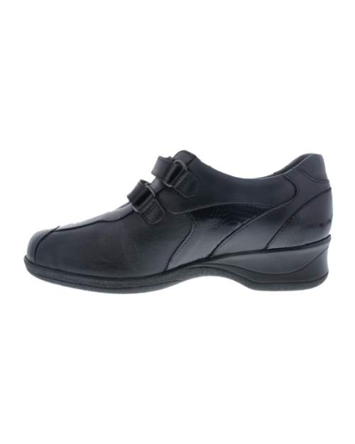 Lucia black