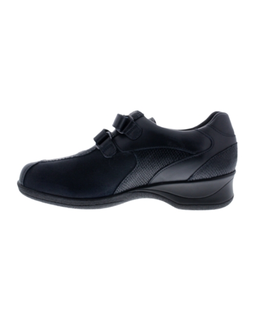 Lucia navy