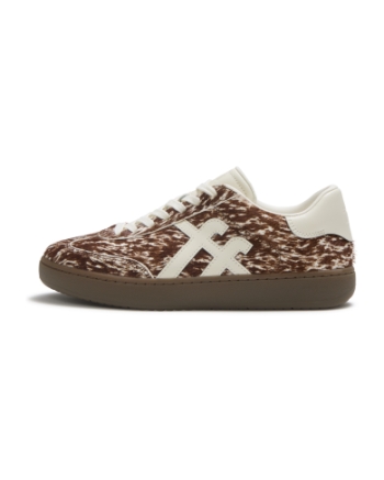 FitFlop The Dash FF Pony Cow T-Toe Trainers Brown/White